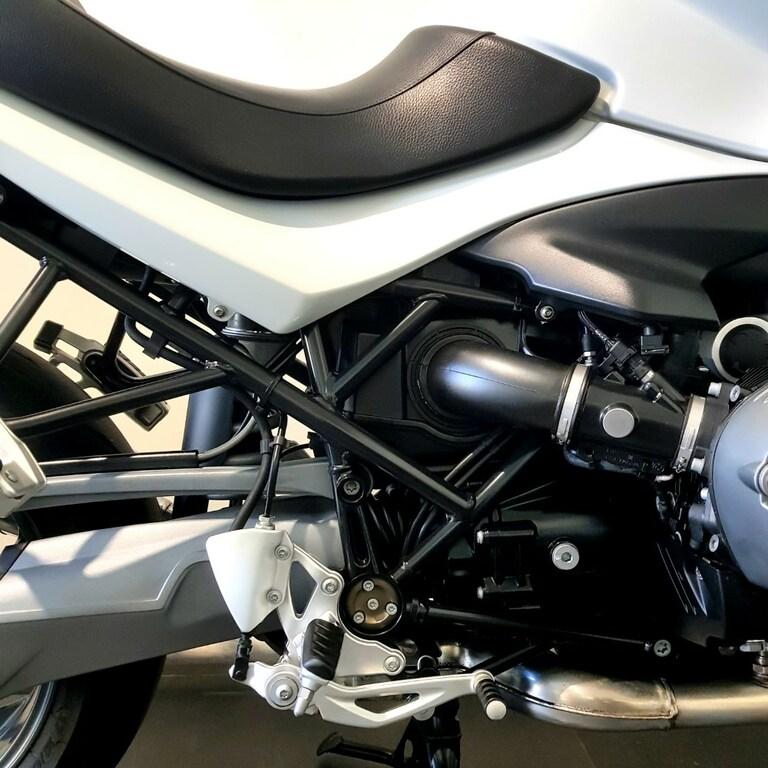R 1200 R