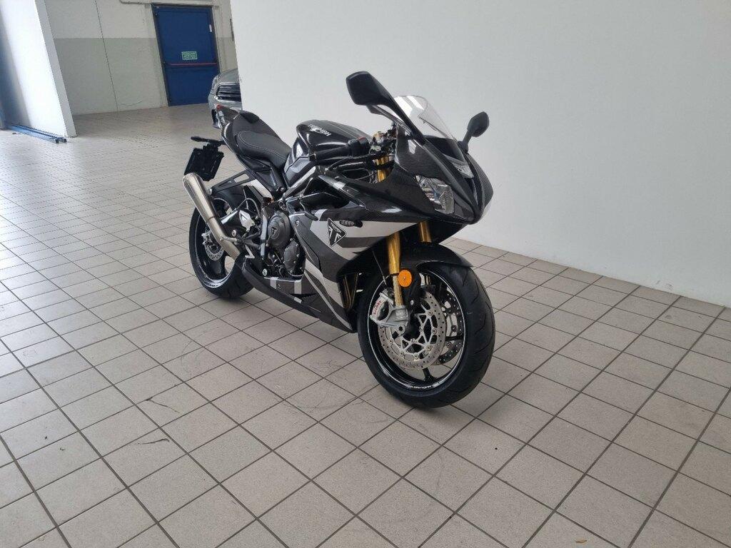 DAYTONA 765