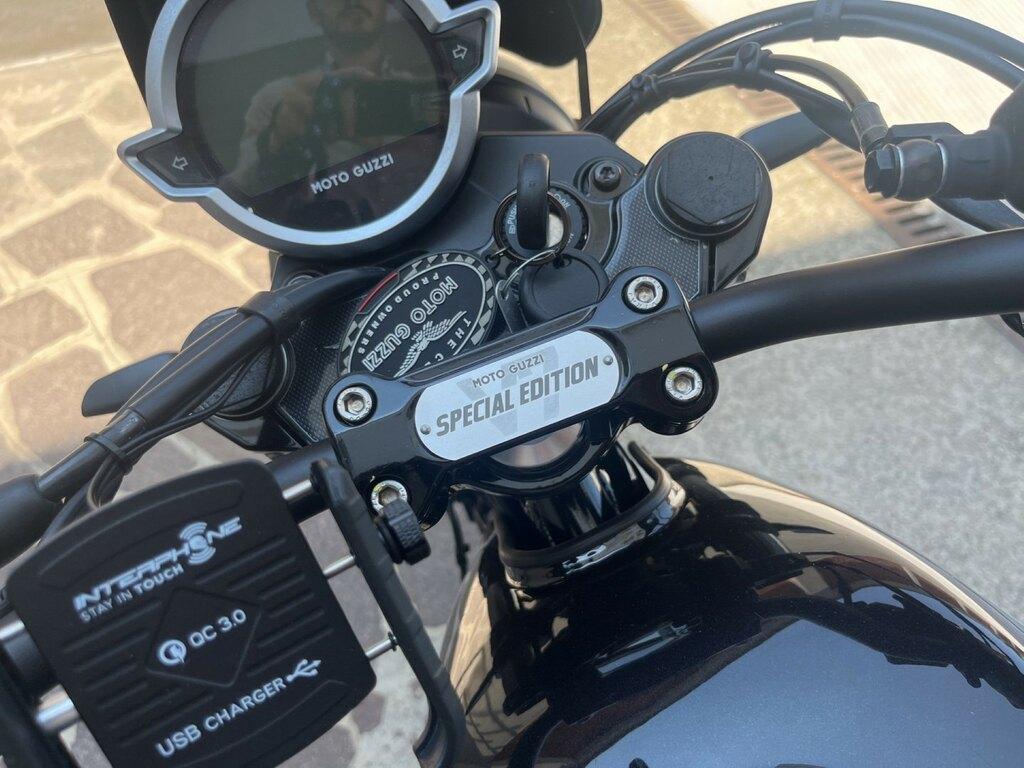 V7 850