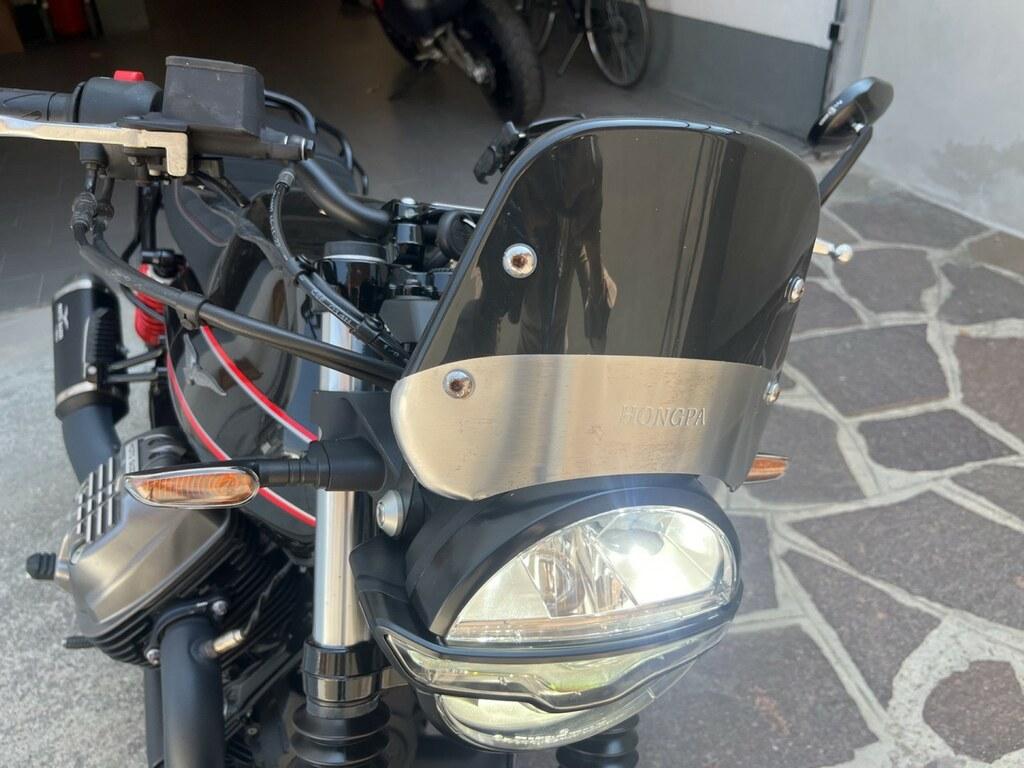 V7 850