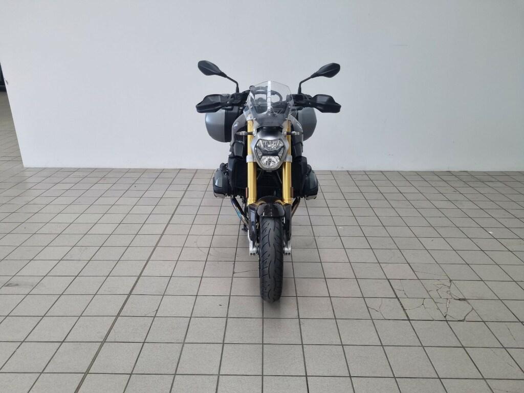 R 1200 R