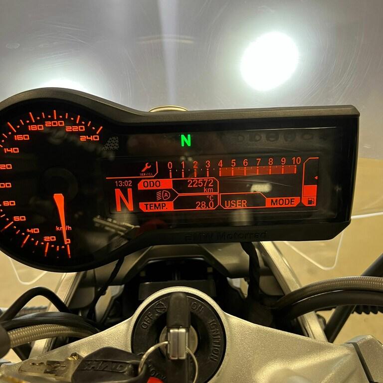 R 1200 R