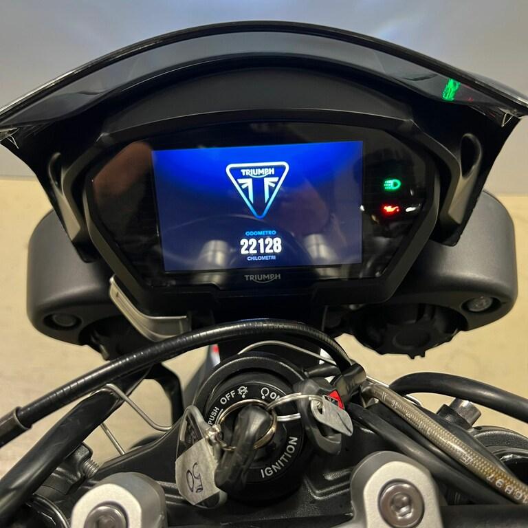 STREET TRIPLE 765