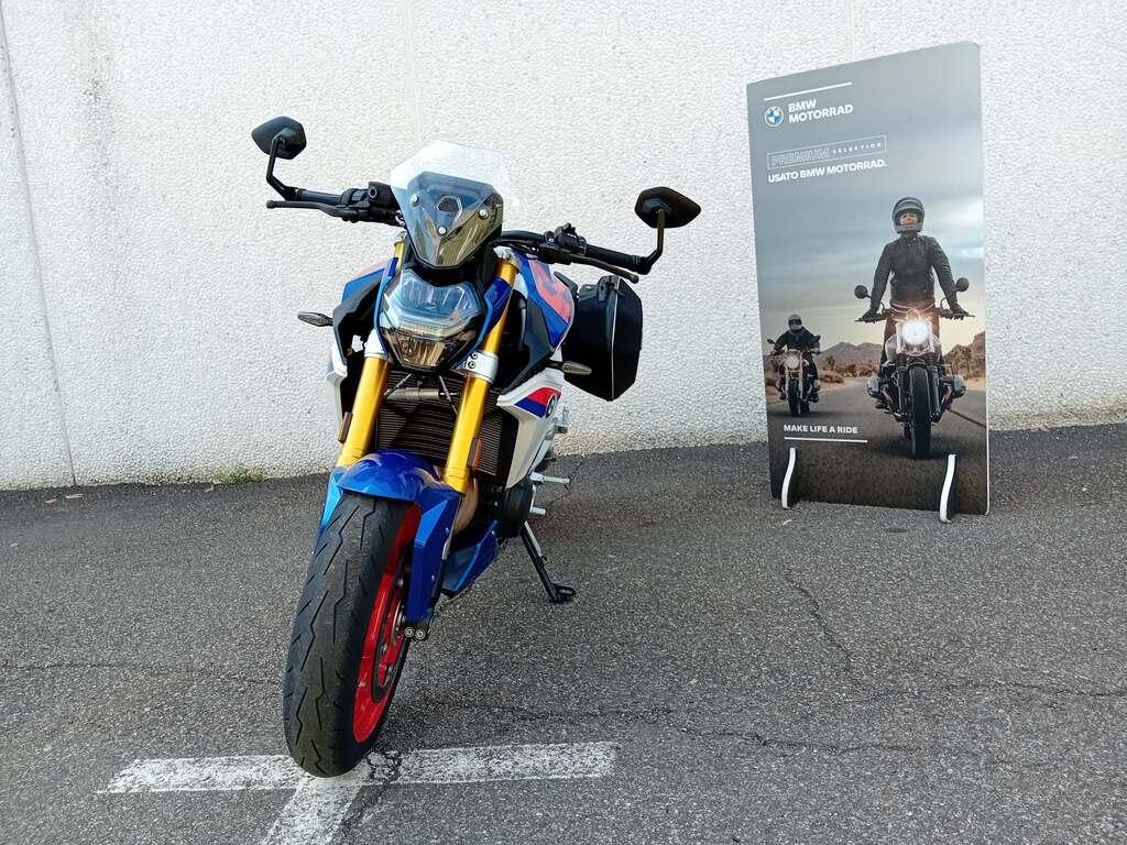 F 900 R