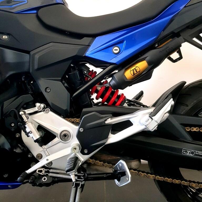 F 900 XR
