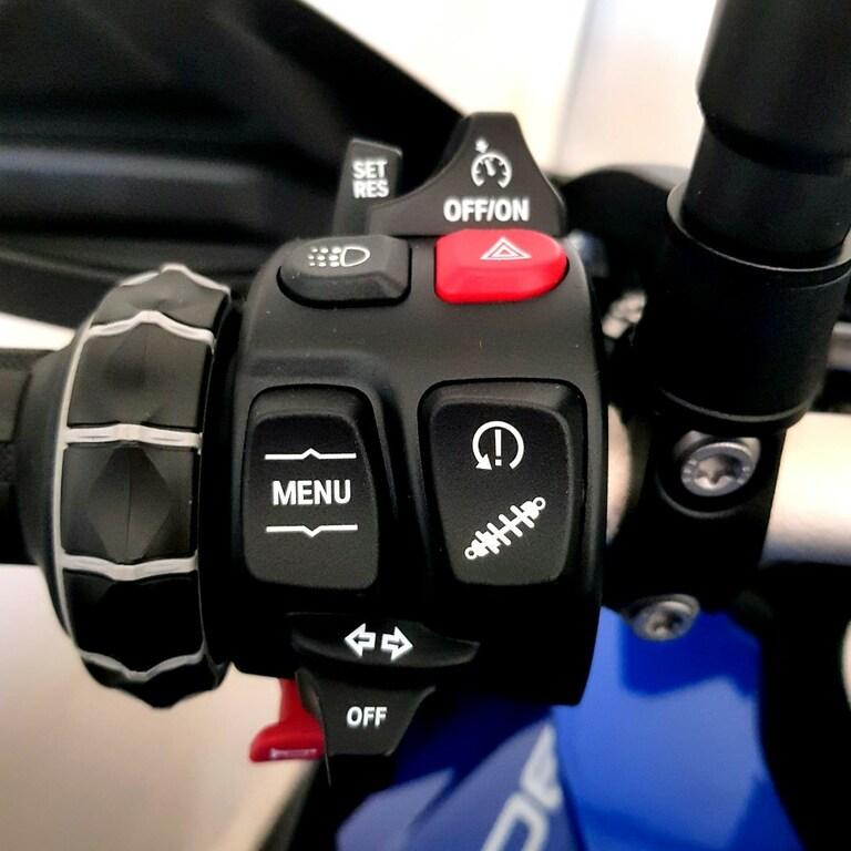 F 900 XR