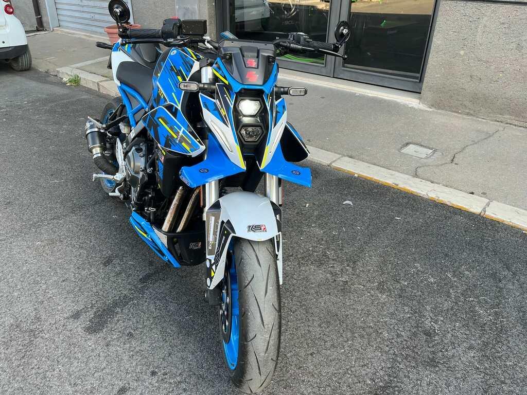 GSX-8S
