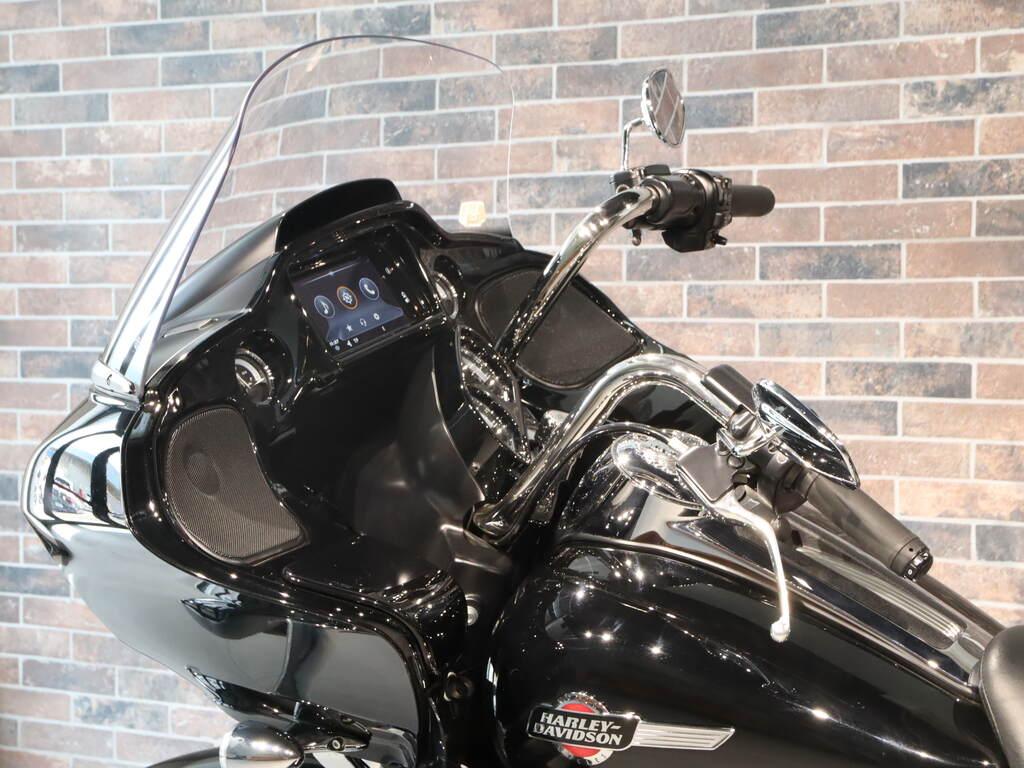 ROAD GLIDE 114 1868