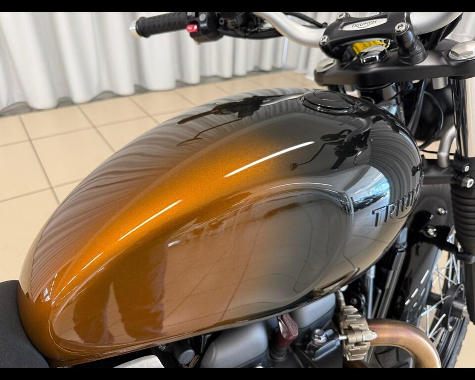 SCRAMBLER 900
