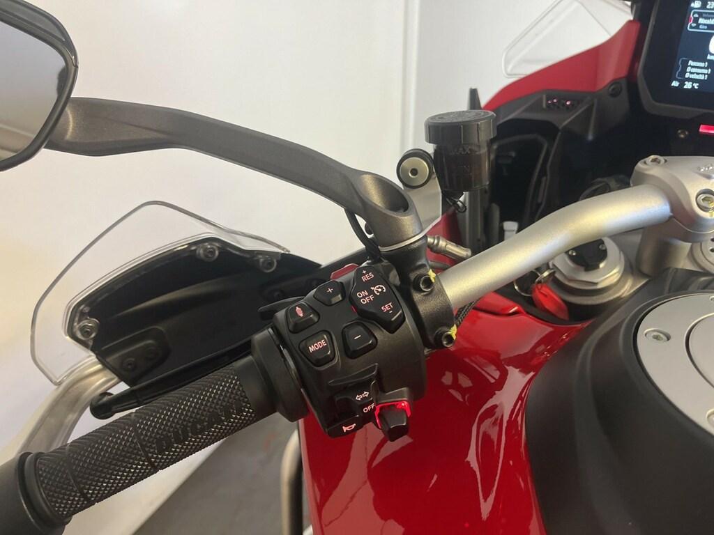MULTISTRADA V4