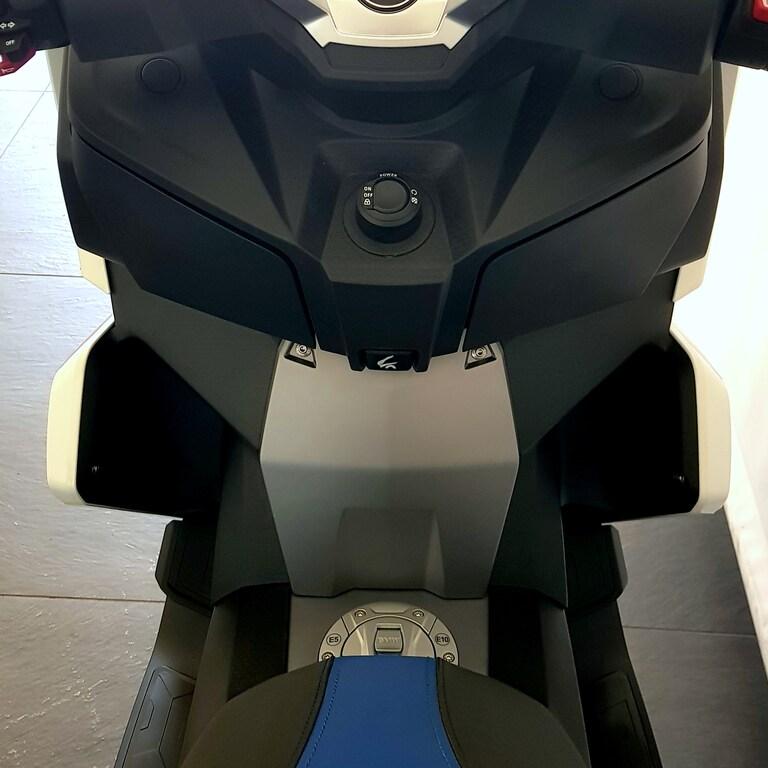 C 400 X