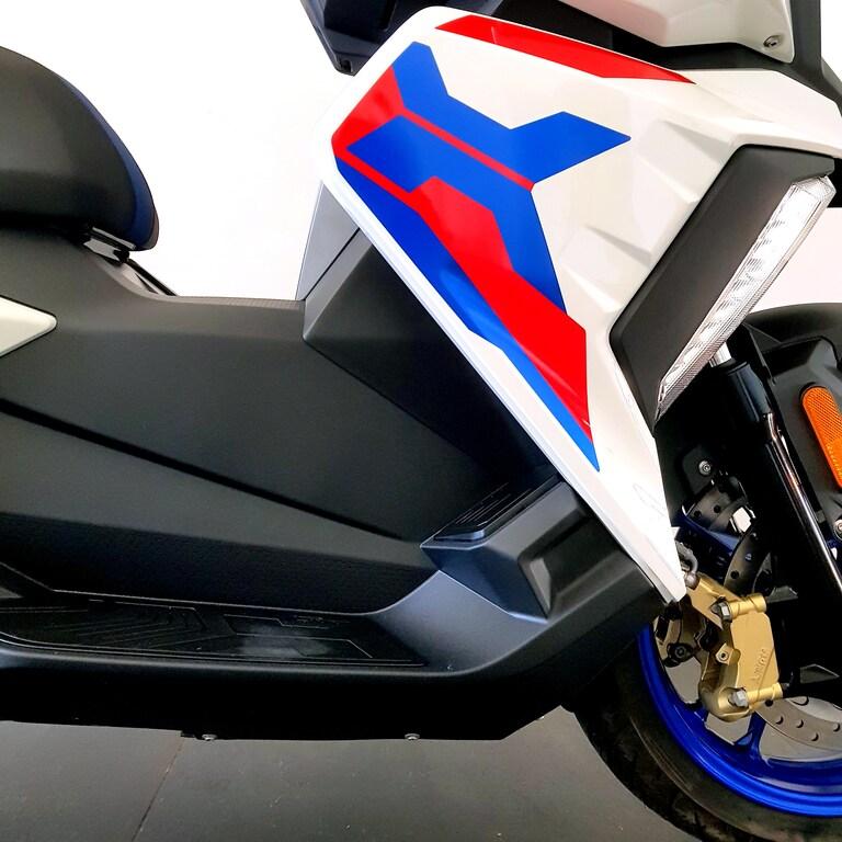 C 400 X