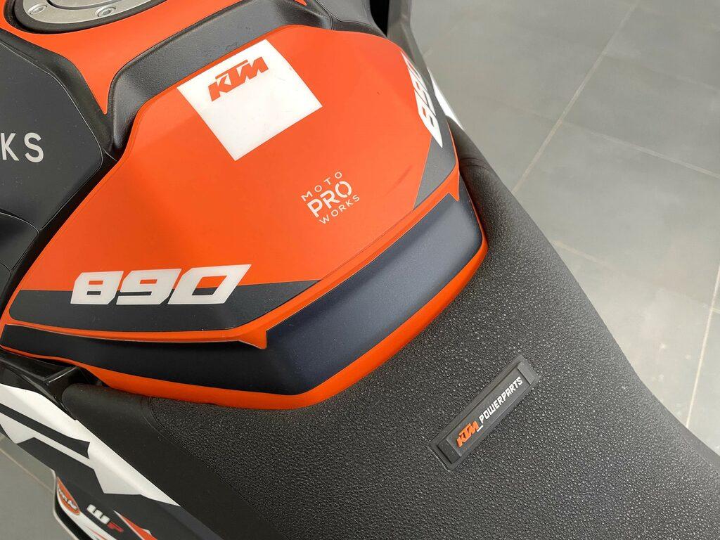 890 ADVENTURE