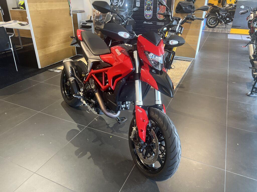 HYPERMOTARD 821