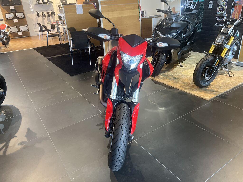 HYPERMOTARD 821