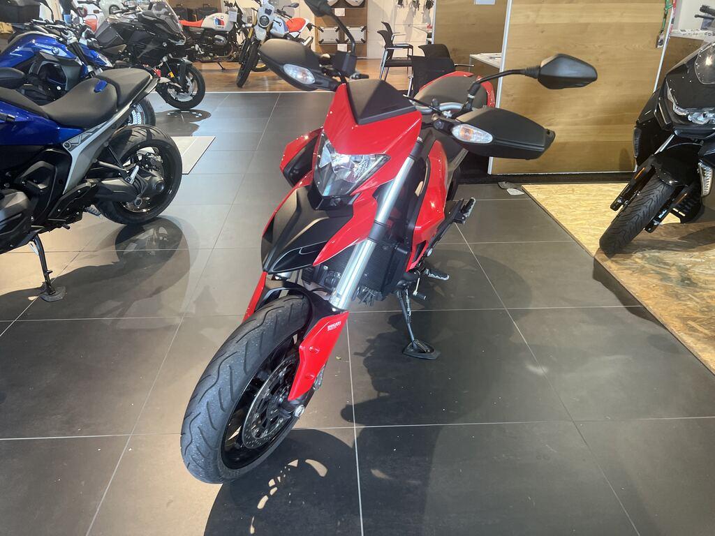 HYPERMOTARD 821