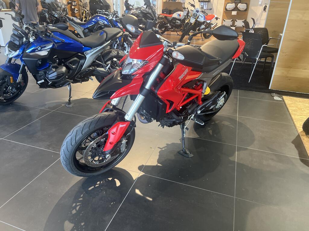 HYPERMOTARD 821