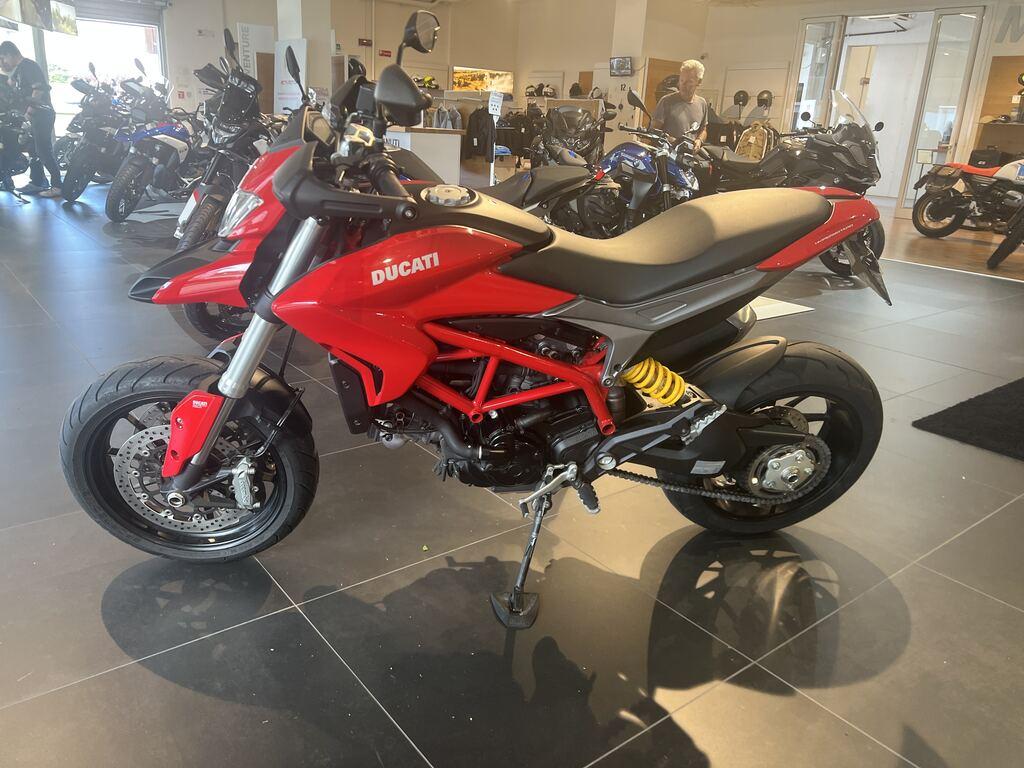 HYPERMOTARD 821