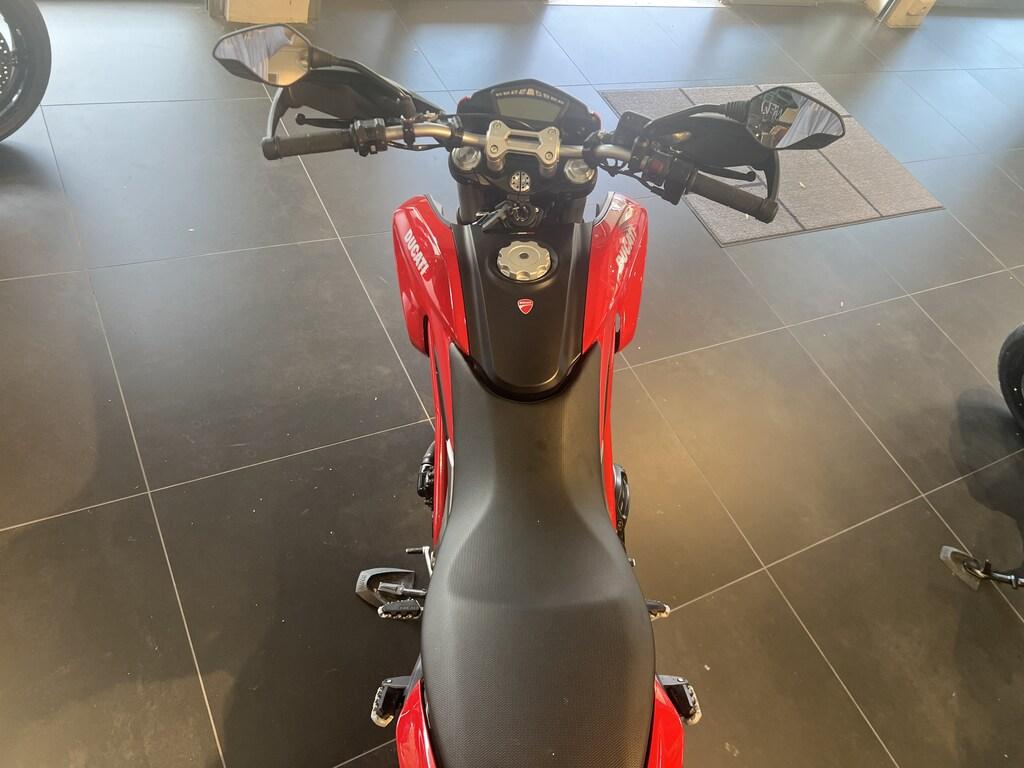 HYPERMOTARD 821