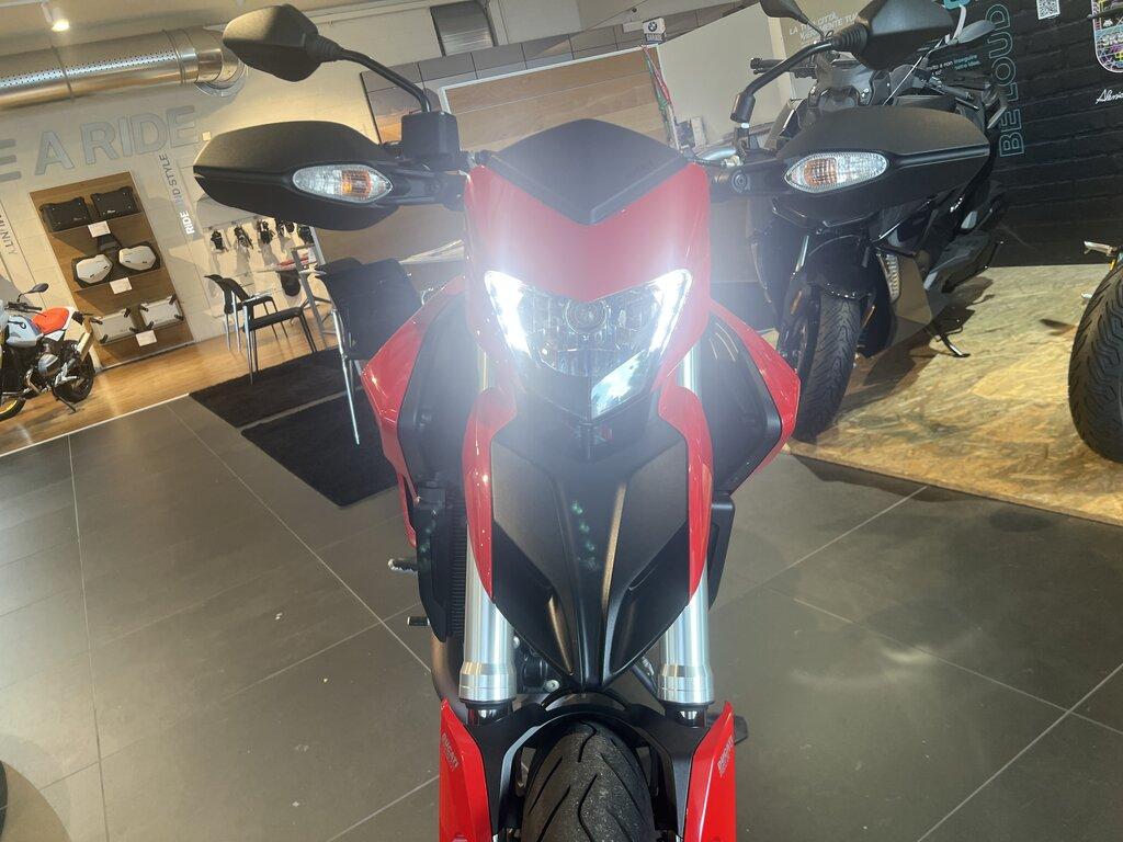 HYPERMOTARD 821
