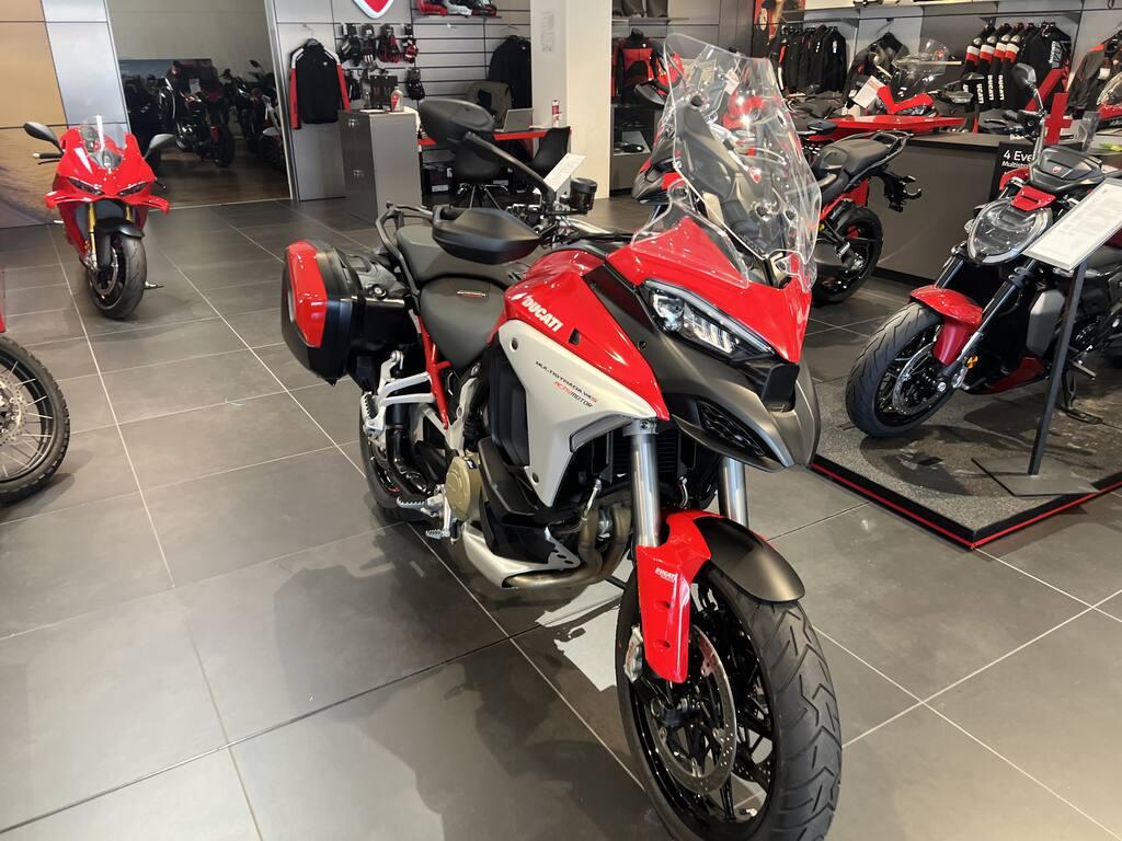 MULTISTRADA V4