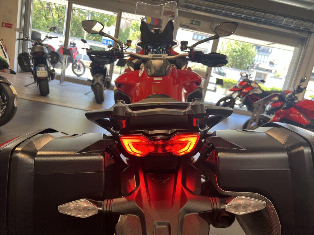 MULTISTRADA V4