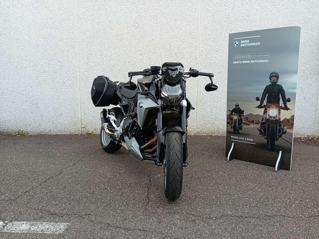 F 900 R