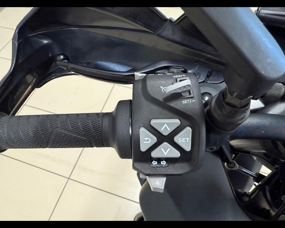 890 SMT