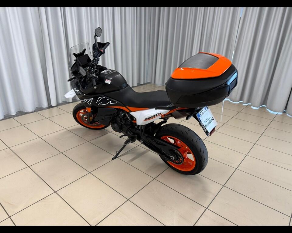 890 SMT