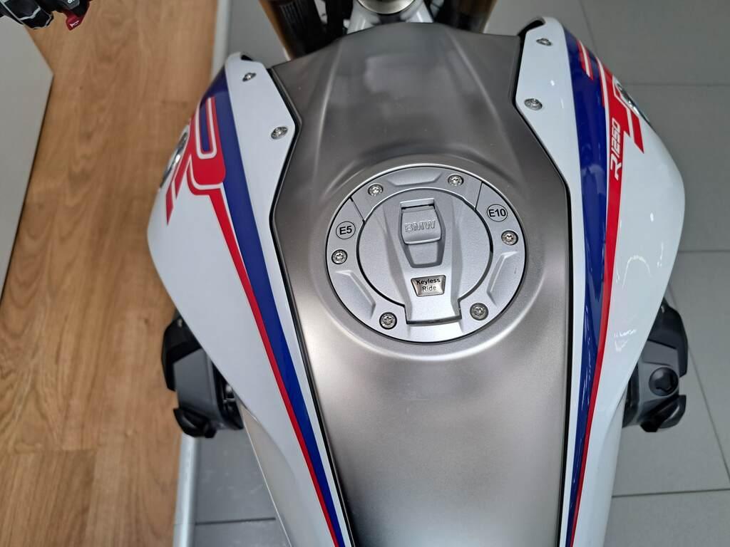 R 1250 R
