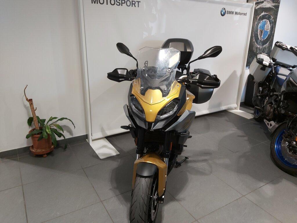 F 900 XR