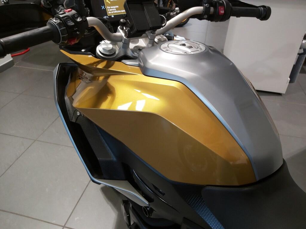F 900 XR