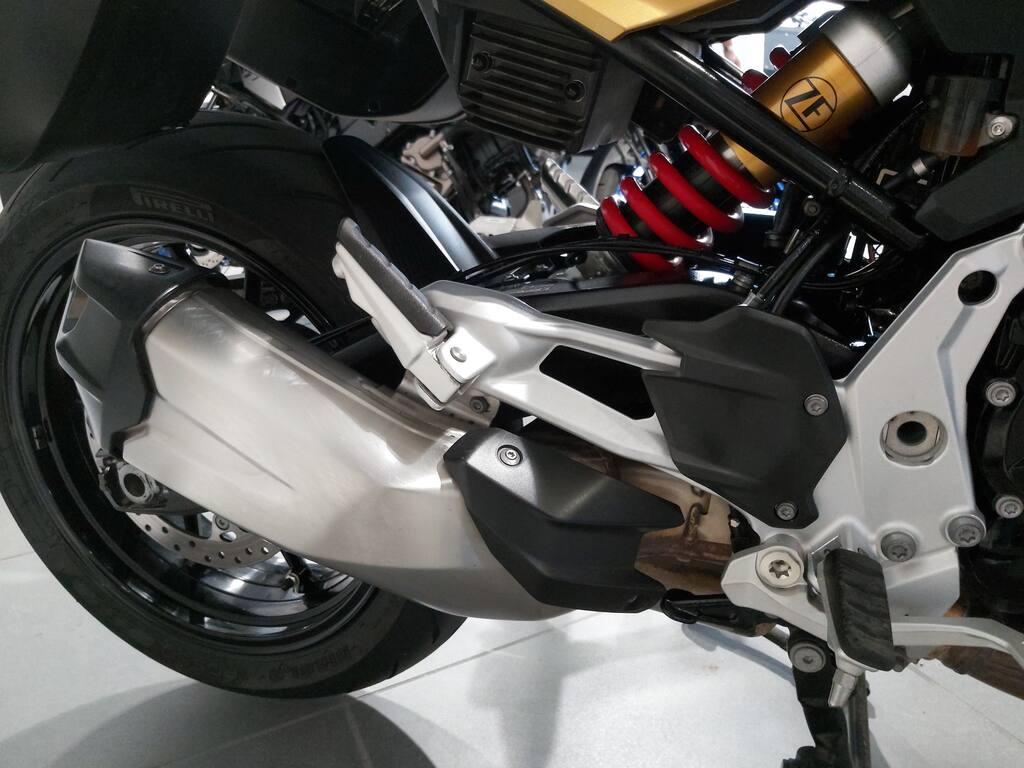 F 900 XR