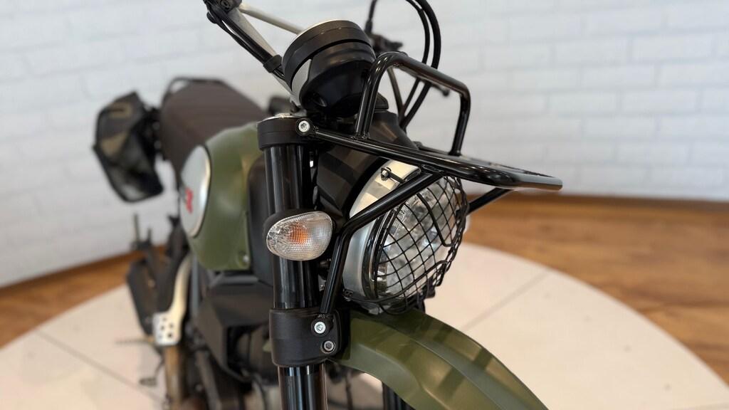 SCRAMBLER 800