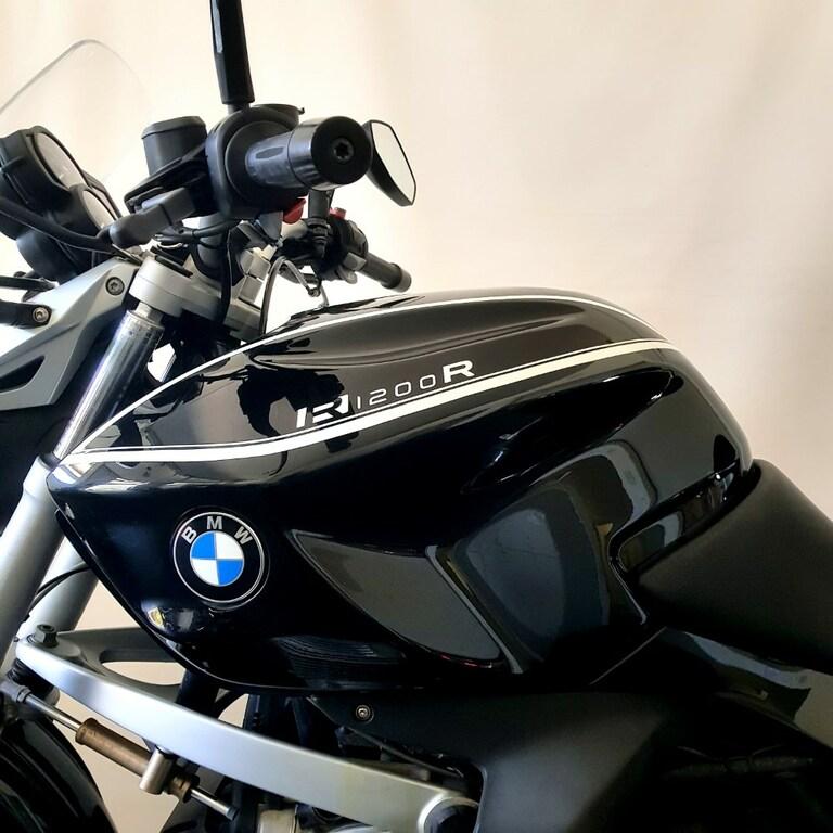 R 1200 R