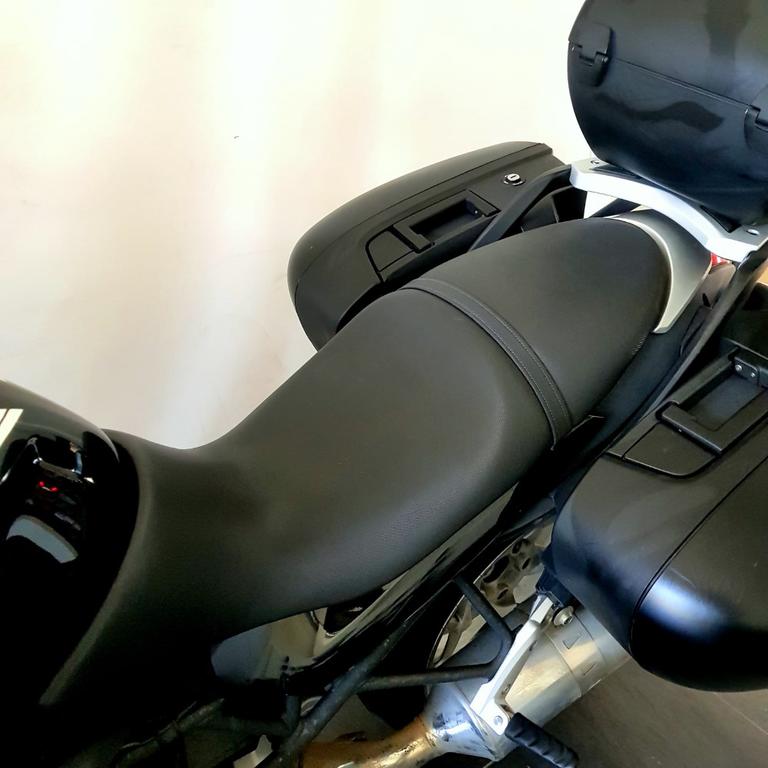 R 1200 R