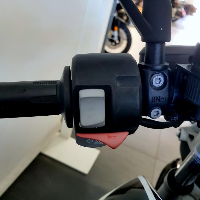 R 1200 R