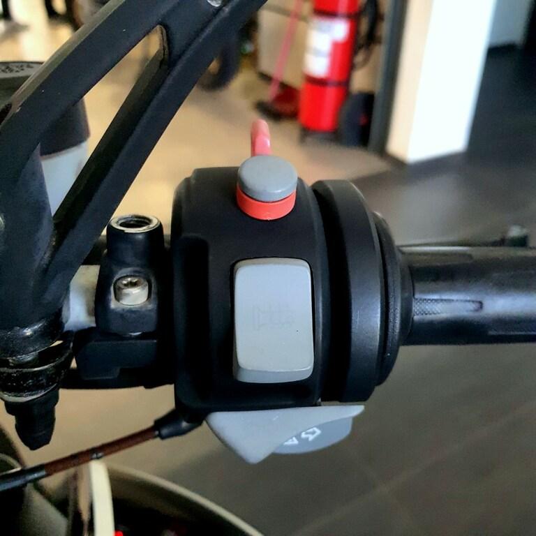 R 1200 R