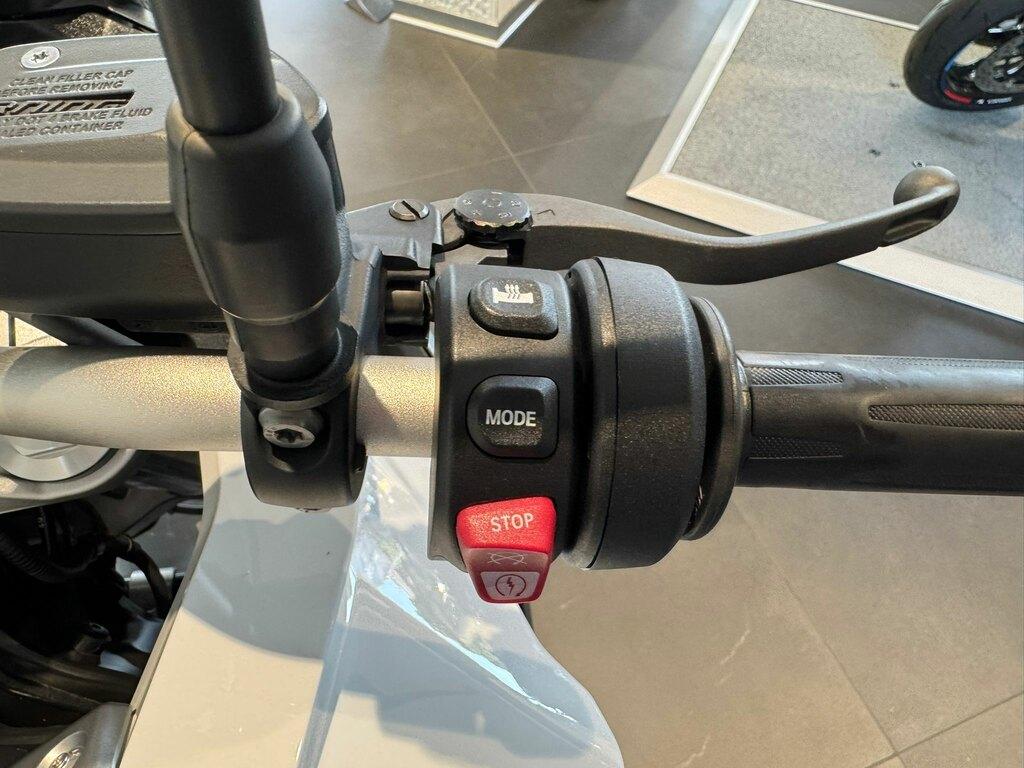 F 900 XR