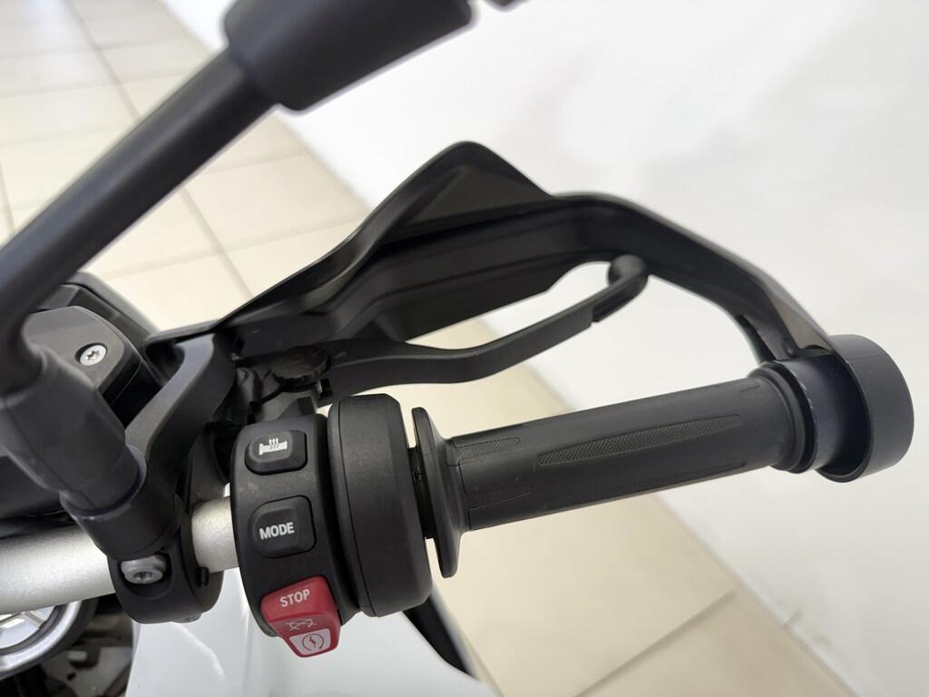 F 900 XR