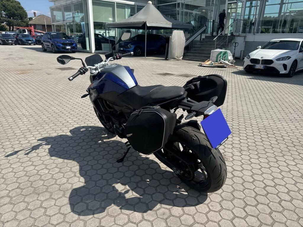 F 900 R