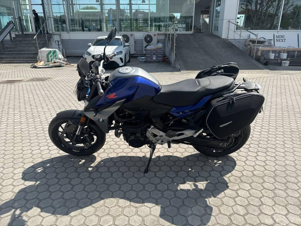 F 900 R