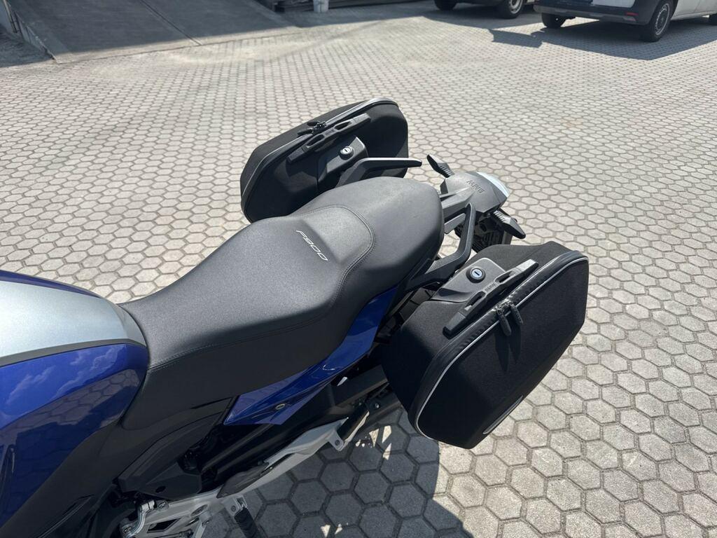 F 900 R