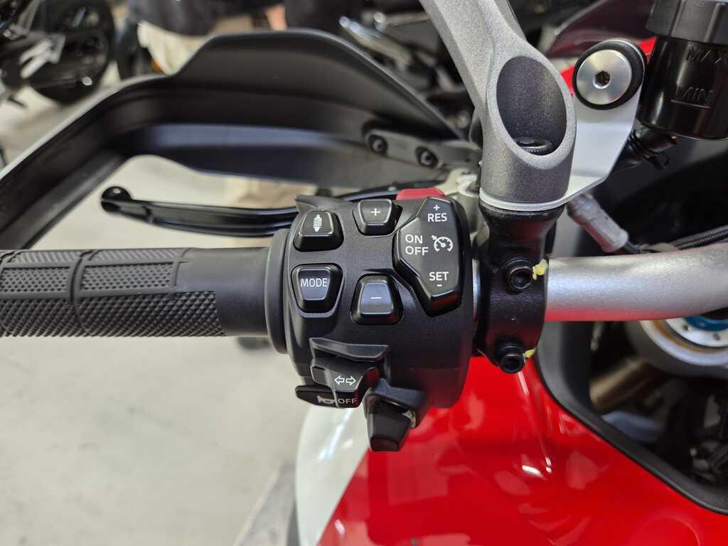 MULTISTRADA V4