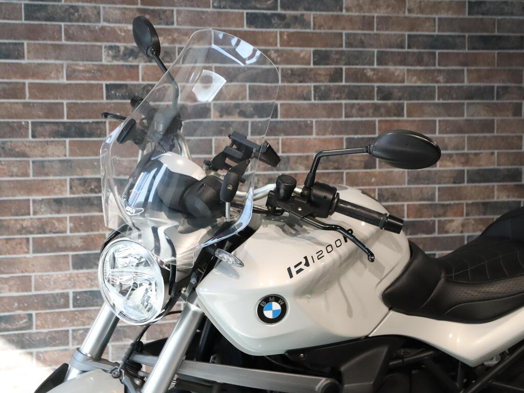 R 1200 R