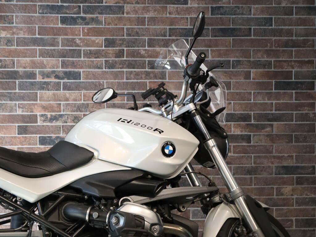R 1200 R