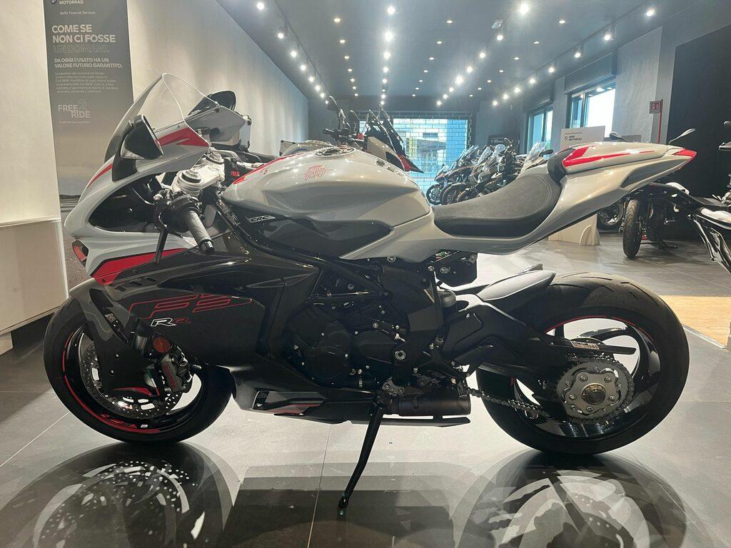 F3 800