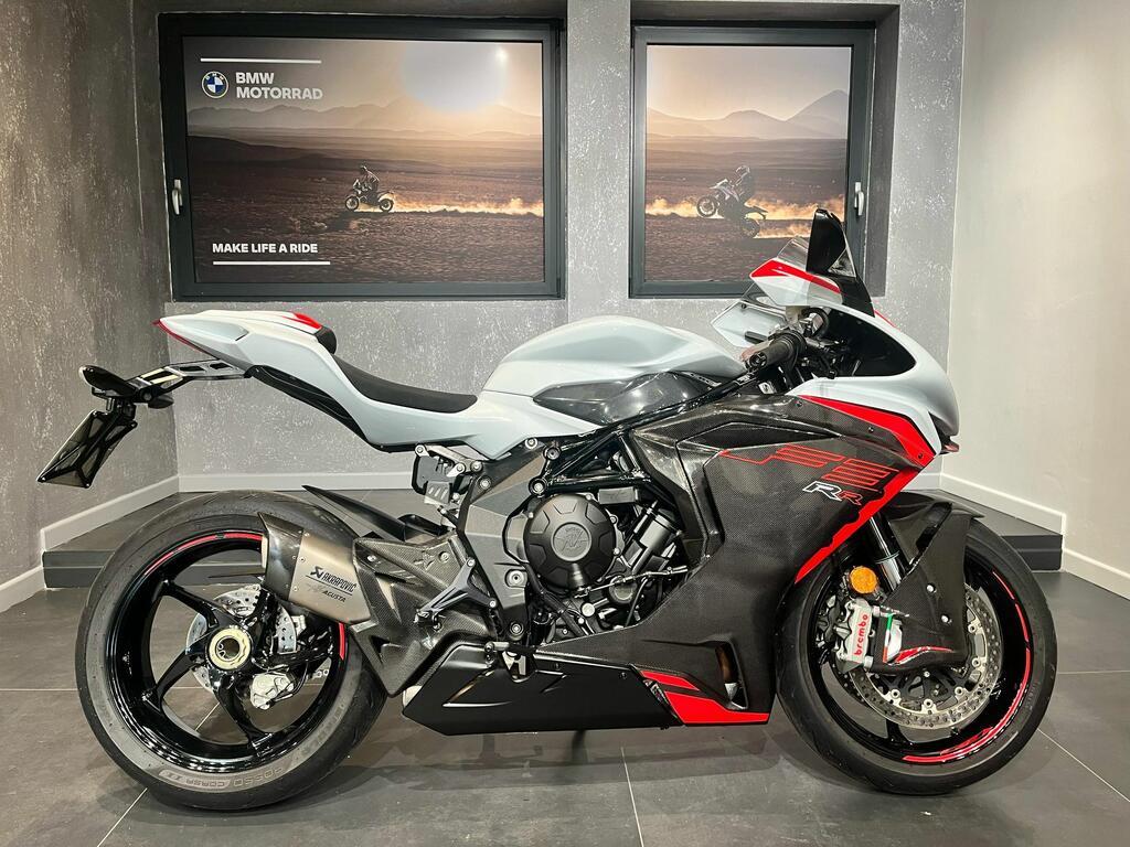F3 800