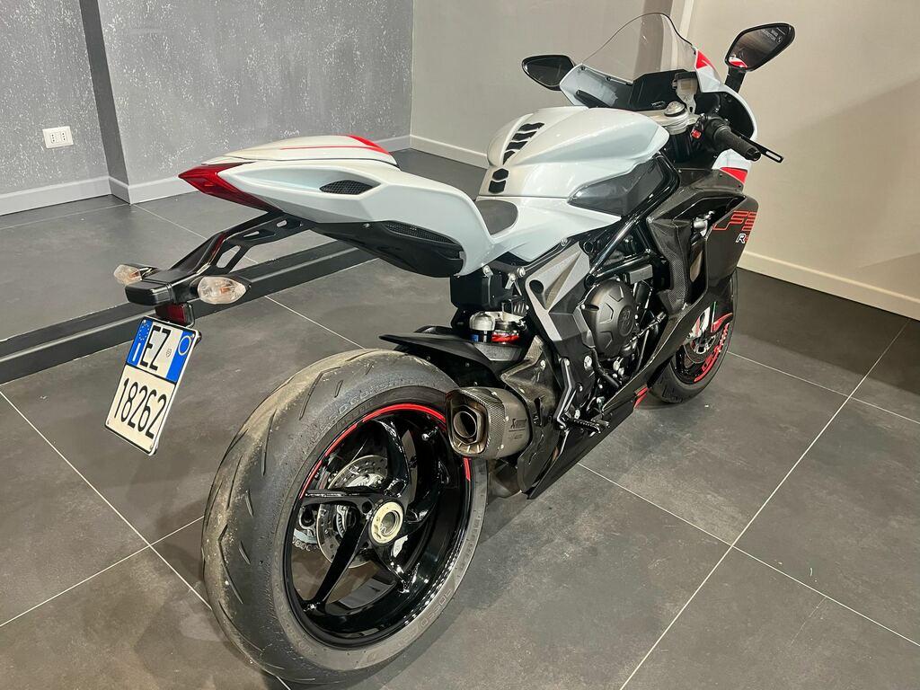 F3 800