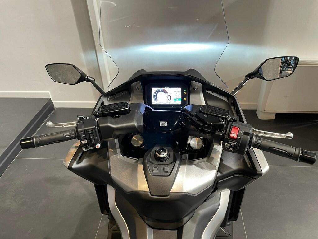 FORZA 750